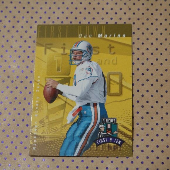 Dan Marino #153 Football Card - Picture 1 of 2